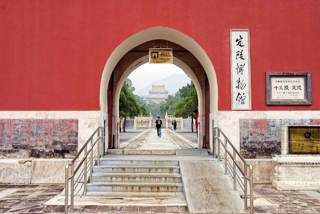 明定陵,仅此一个被政府组织的考古学家打开的皇陵,一次出土四件国宝