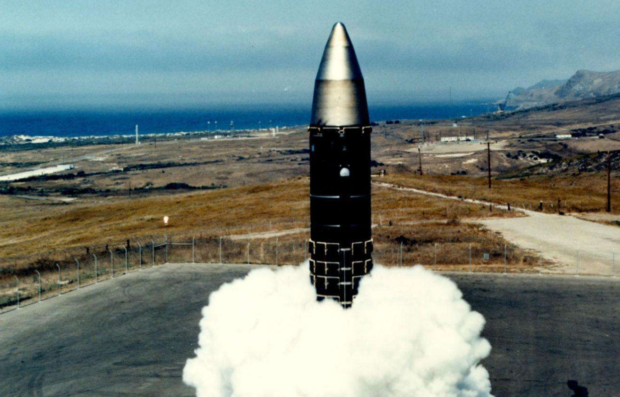 核武器爆炸时，当量是如何算出来的？竟然还可以抛纸片儿_凤凰网