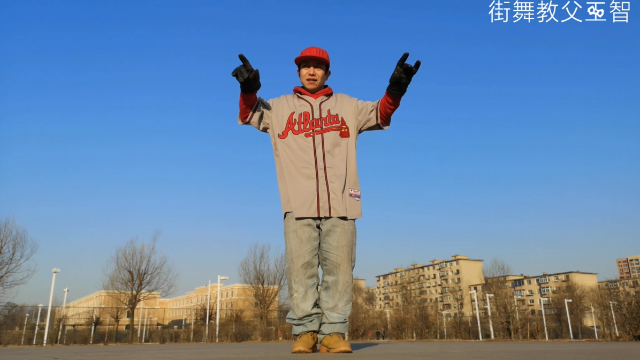 广场街舞跳一首mc新旭的我们喵星人就是这么拽dj版