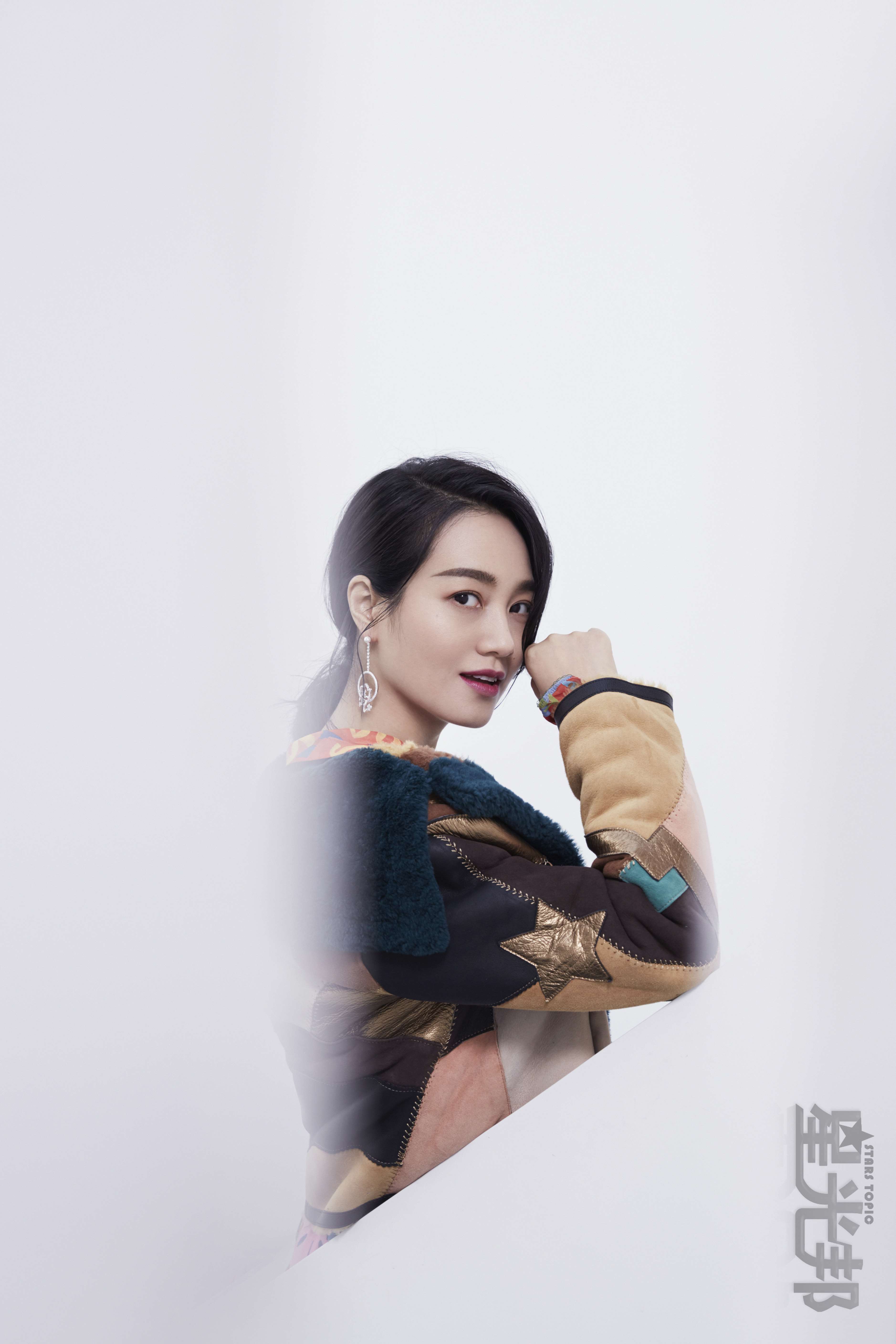 陈维涵复古大片开启春日序曲清新率真释放浪漫格调