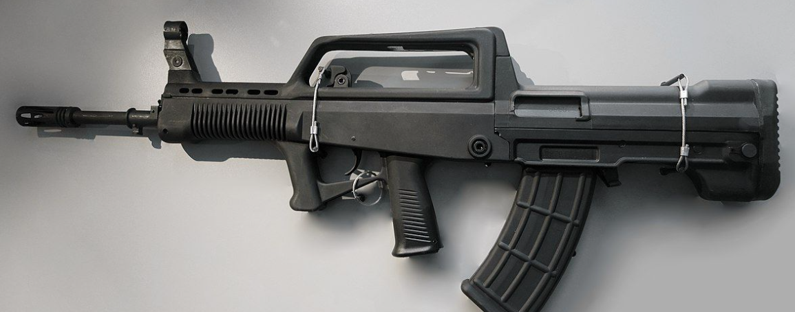 在救援小队cn171-11这个场景中,救援小队手中拿的是qbz47突击步枪