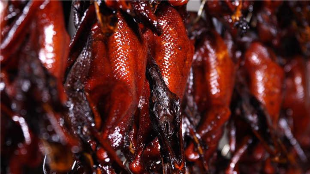 嘉兴百年秘制酱鸭