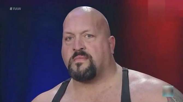 wwe大秀哥想打罗曼就打呗何苦要伤害豪车呢我都心疼车了