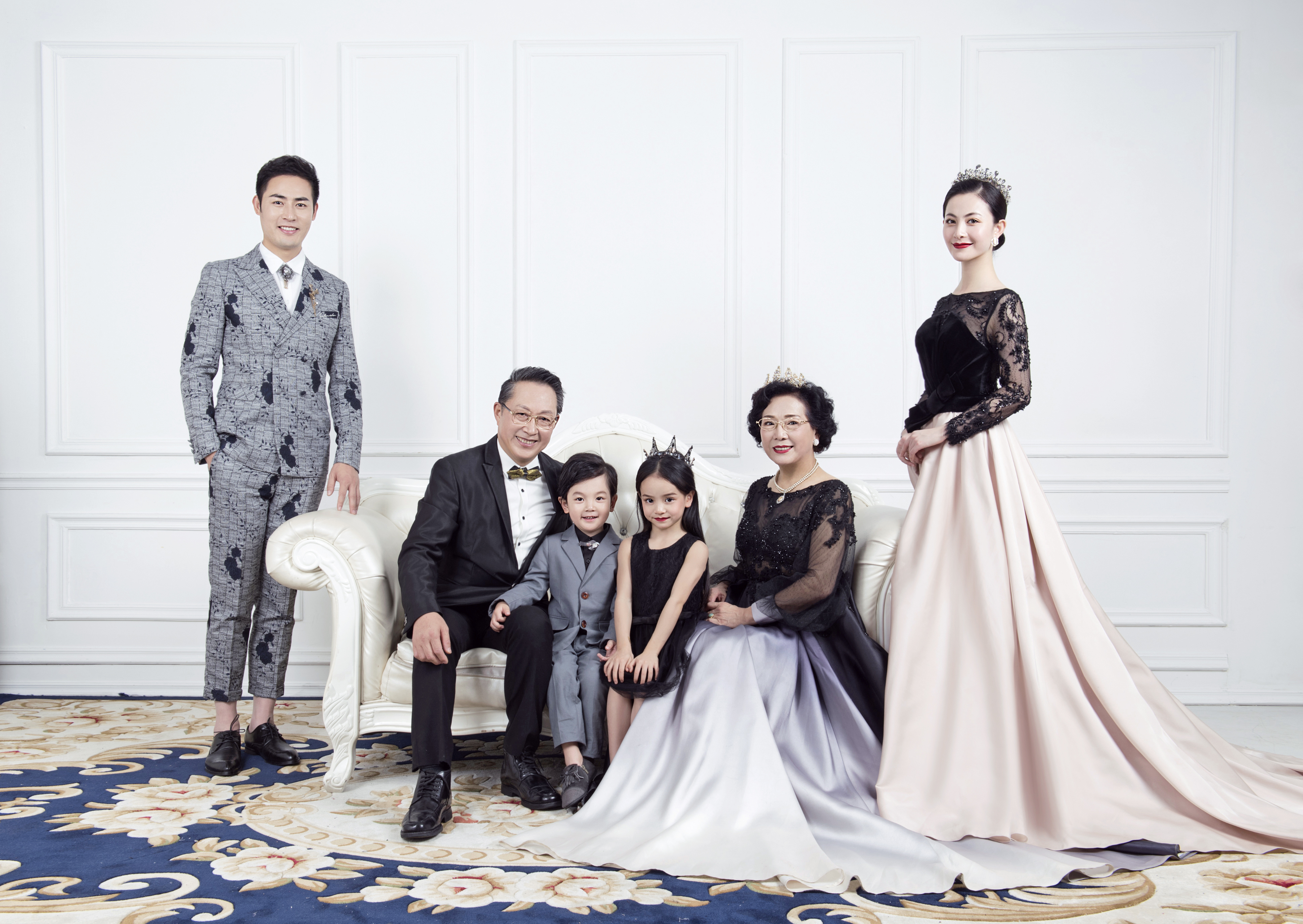 一张全家福对于"家"的诠释__凤凰网