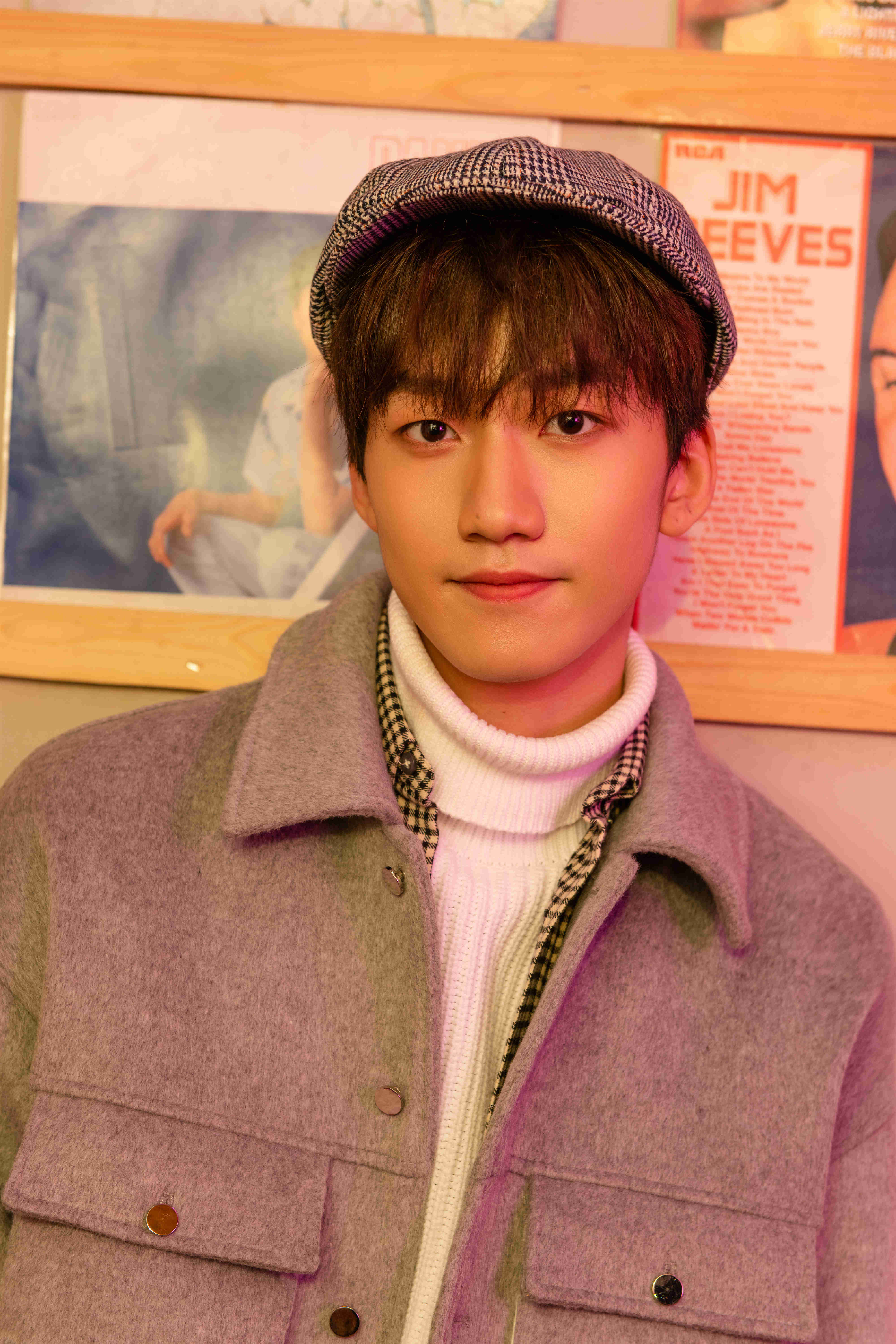 《青春有你》殷实复古写真曝光 懵懂少年误入斑斓梦境