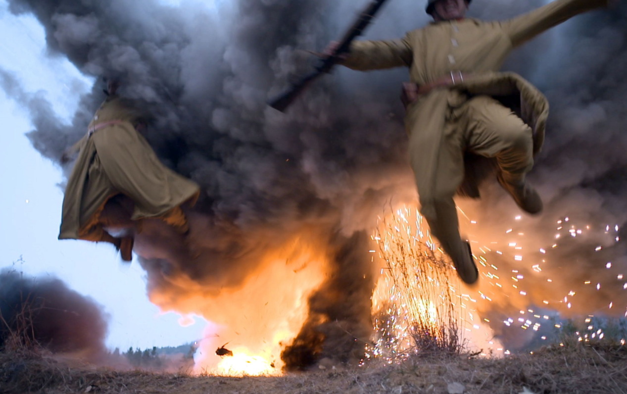 压发松发式地雷有什么区别,为什么电视剧都用松发式?情节需要