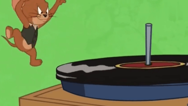 猫和老鼠汤姆和杰瑞为抢被子把被子扯成了丝