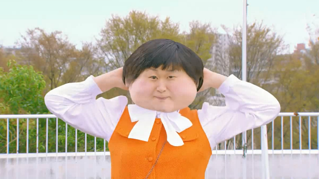 女人拥有两副面孔,一面美一面丑,却用丑的那一面找到了真爱