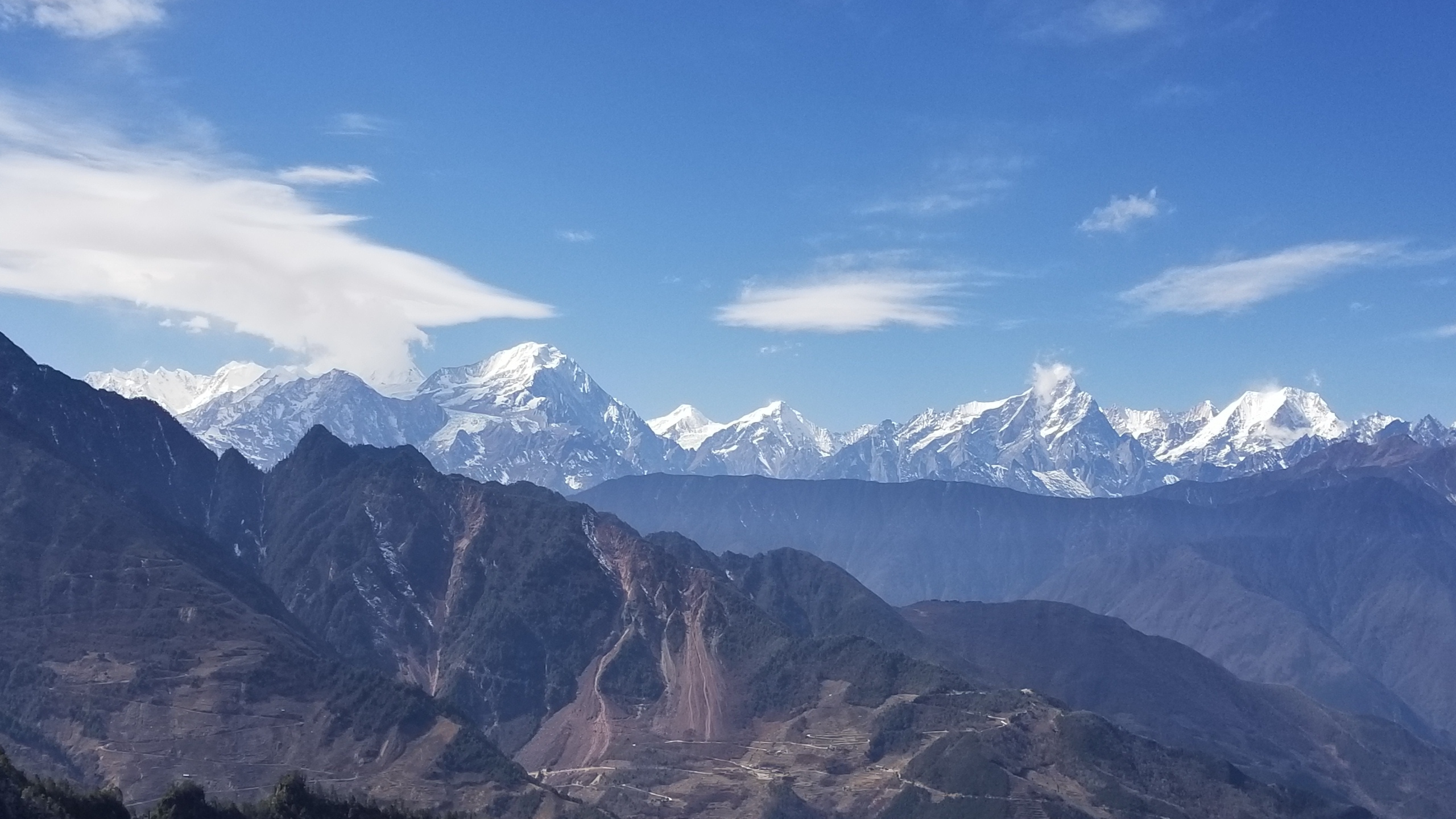 中央红军渡过大渡河后翻越的高山—山王岗