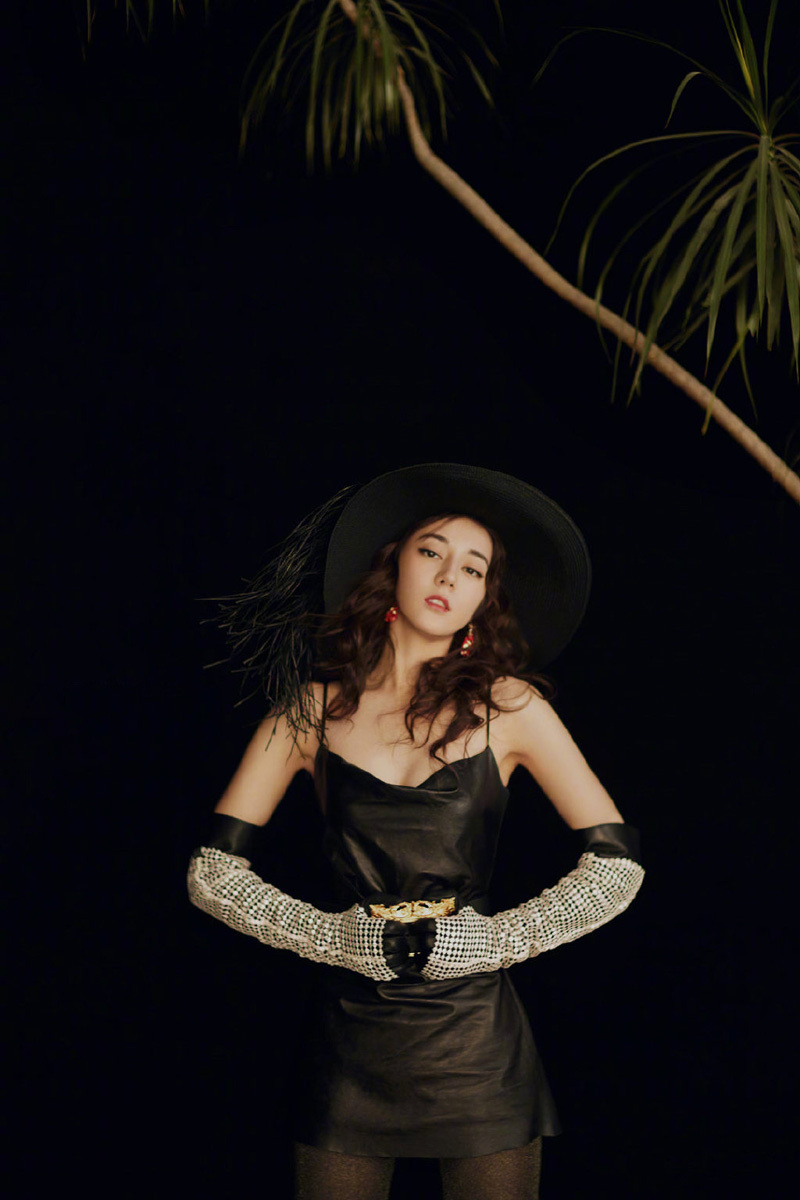 迪丽热巴优雅妩媚时尚写真时尚女王胖迪