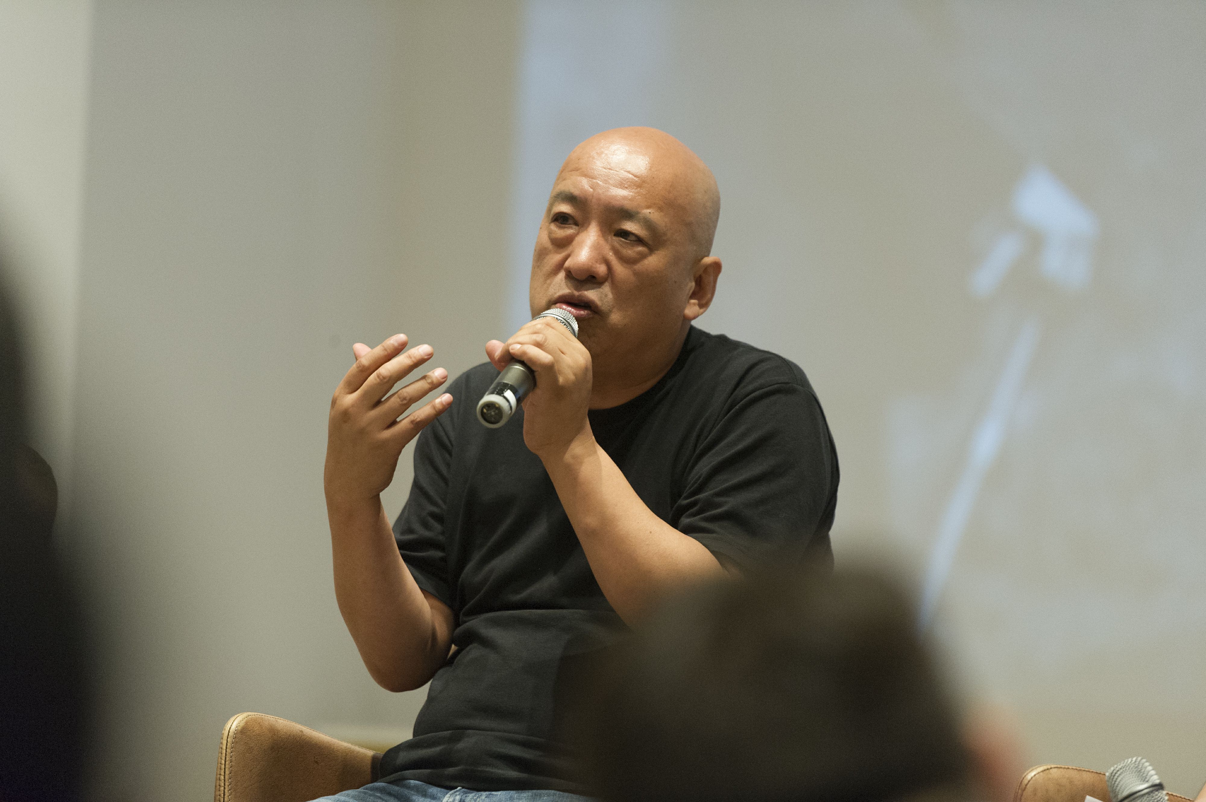 老树小林巴子不误专业的网红画家老师