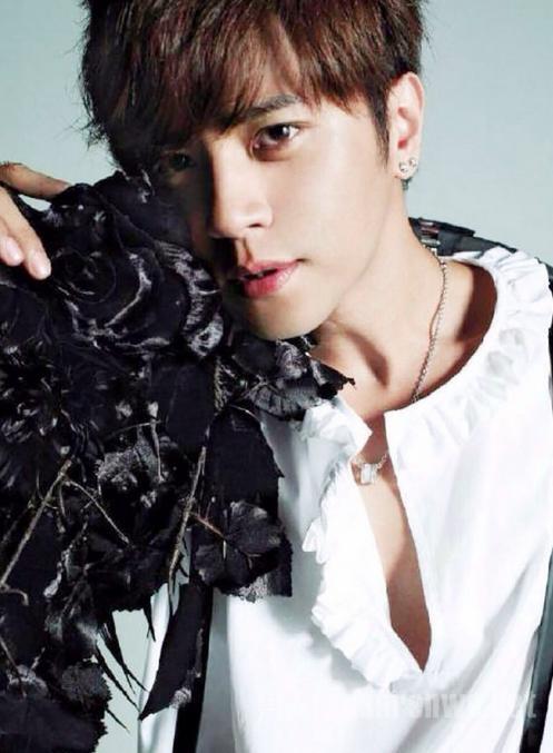 罗志祥与陈伟霆同框寸头!颜值爆炸!__凤凰网