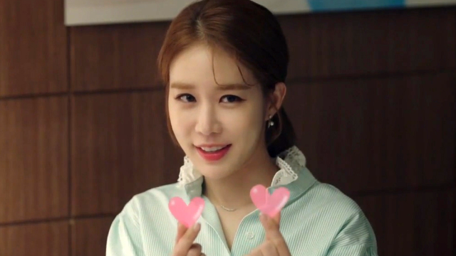 喜欢上一个人时候,感觉对方做什么都像是在对自己表白.