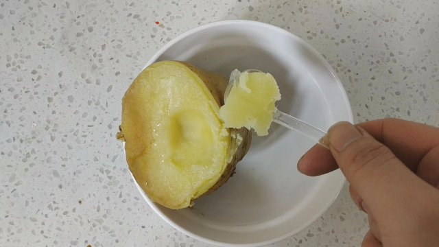 懒汉土豆,电饭煲蒸整个土豆
