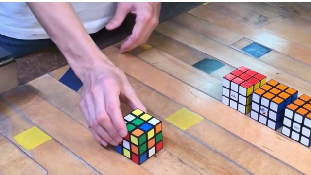 世界上最奇葩的魔方打乱后自己还原网友这样的魔方没有灵魂