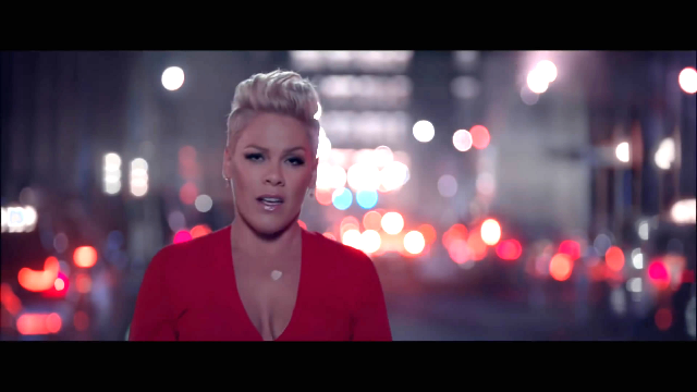 粉妈pink回归新单walkmehomemv首播