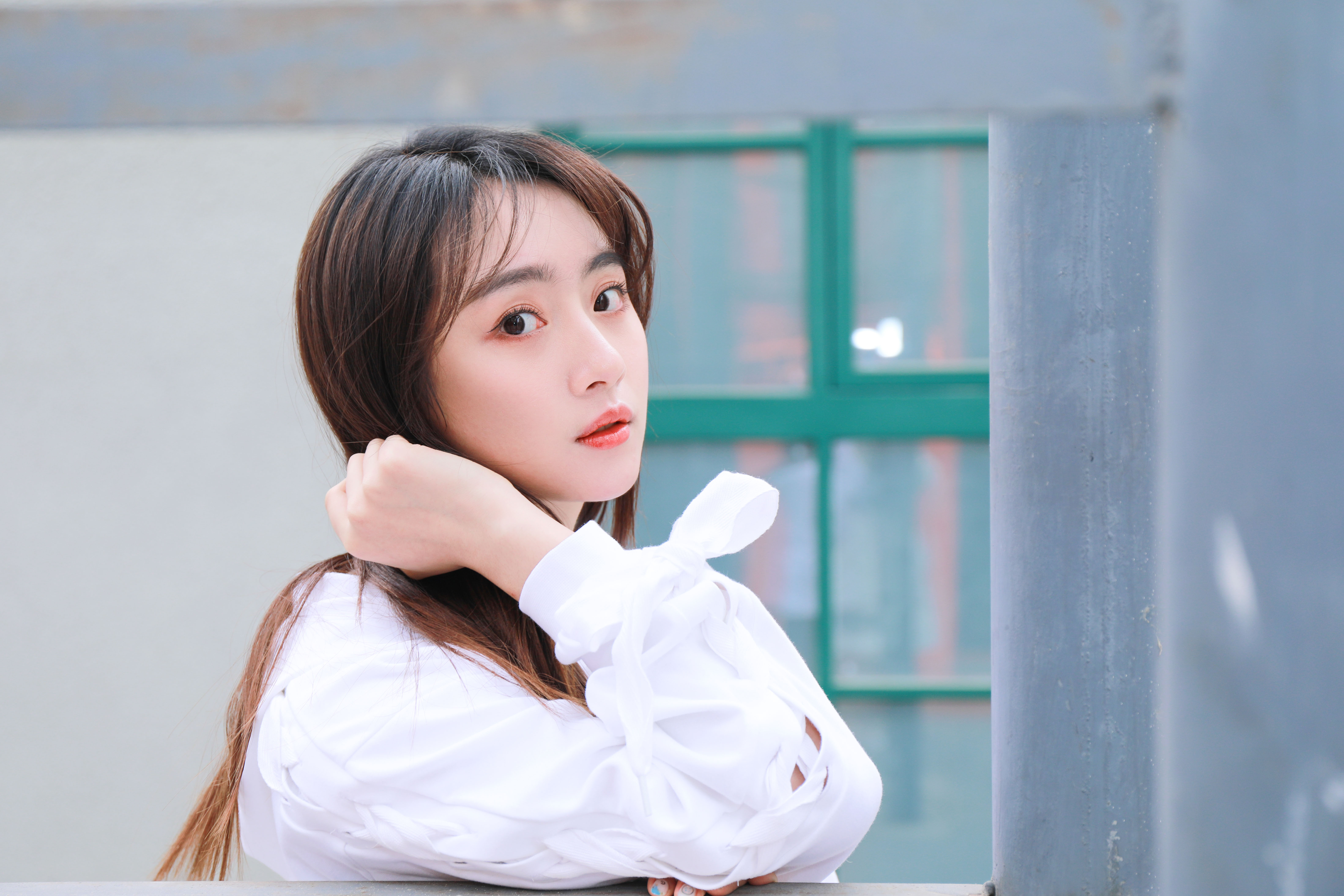 刘思辰鬼马写真吸睛 春日小心机玩转街头潮流__凤凰网