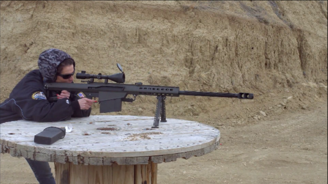 巴雷特m82a1狙击步枪射击油漆桶结局你应该能想象得到