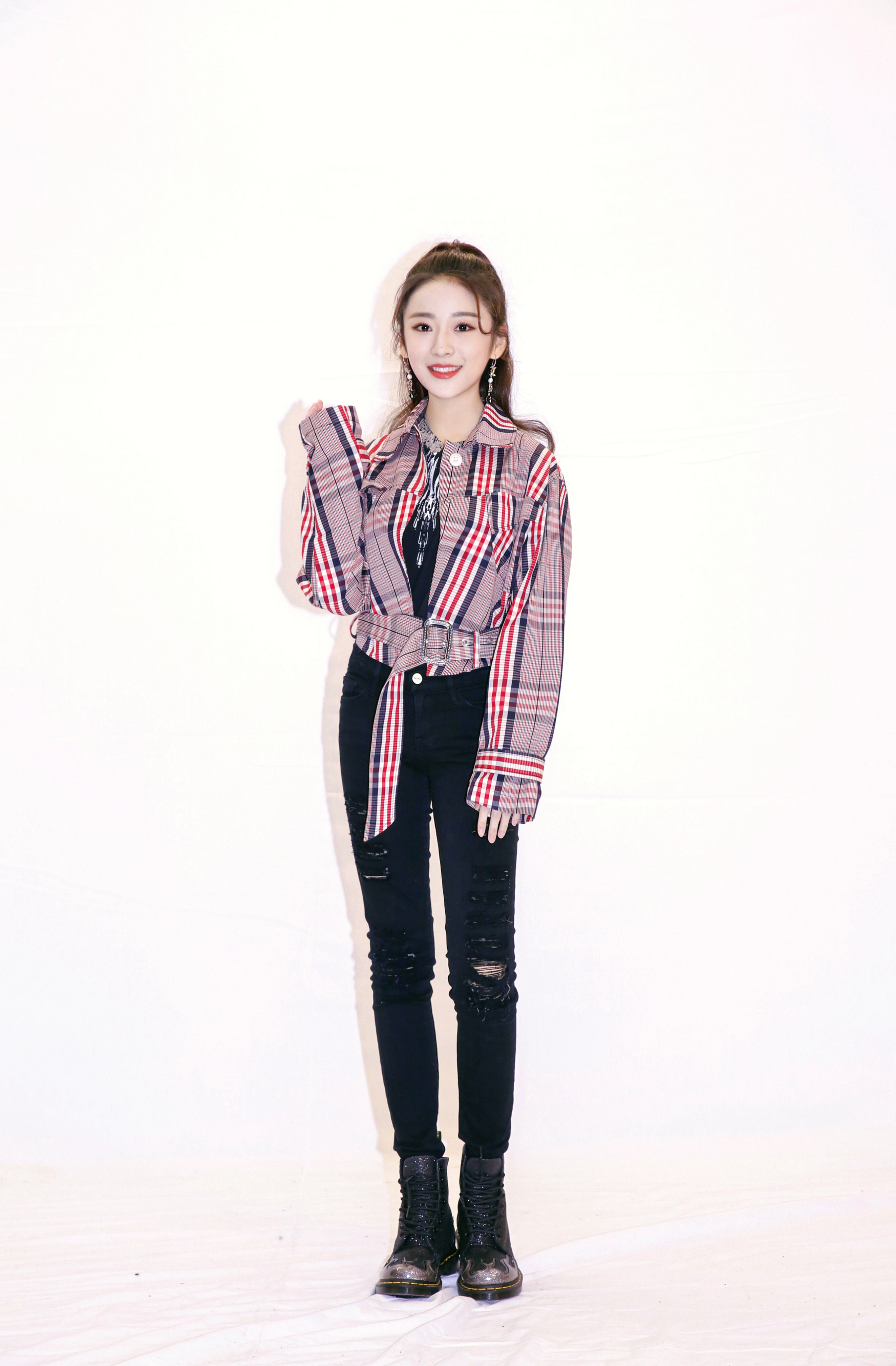 丁一一 : 演员的成长之路 唯有努力才有归处