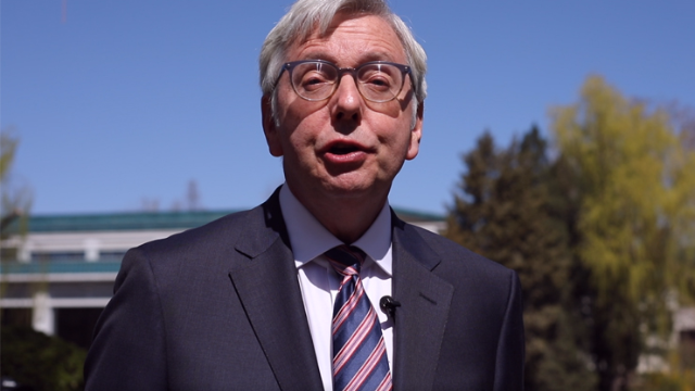 剑桥大学校长回应"接受中国高考成绩"