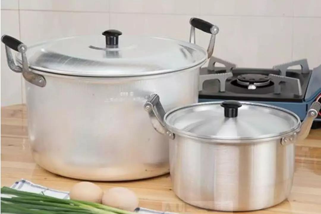 炒菜到底该用什么锅?告诉你所有锅的真相