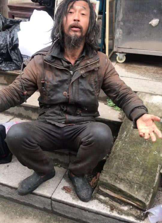 流浪大师:我不要施舍,不要春风和美人,只求给我一件垃圾!__凤凰网