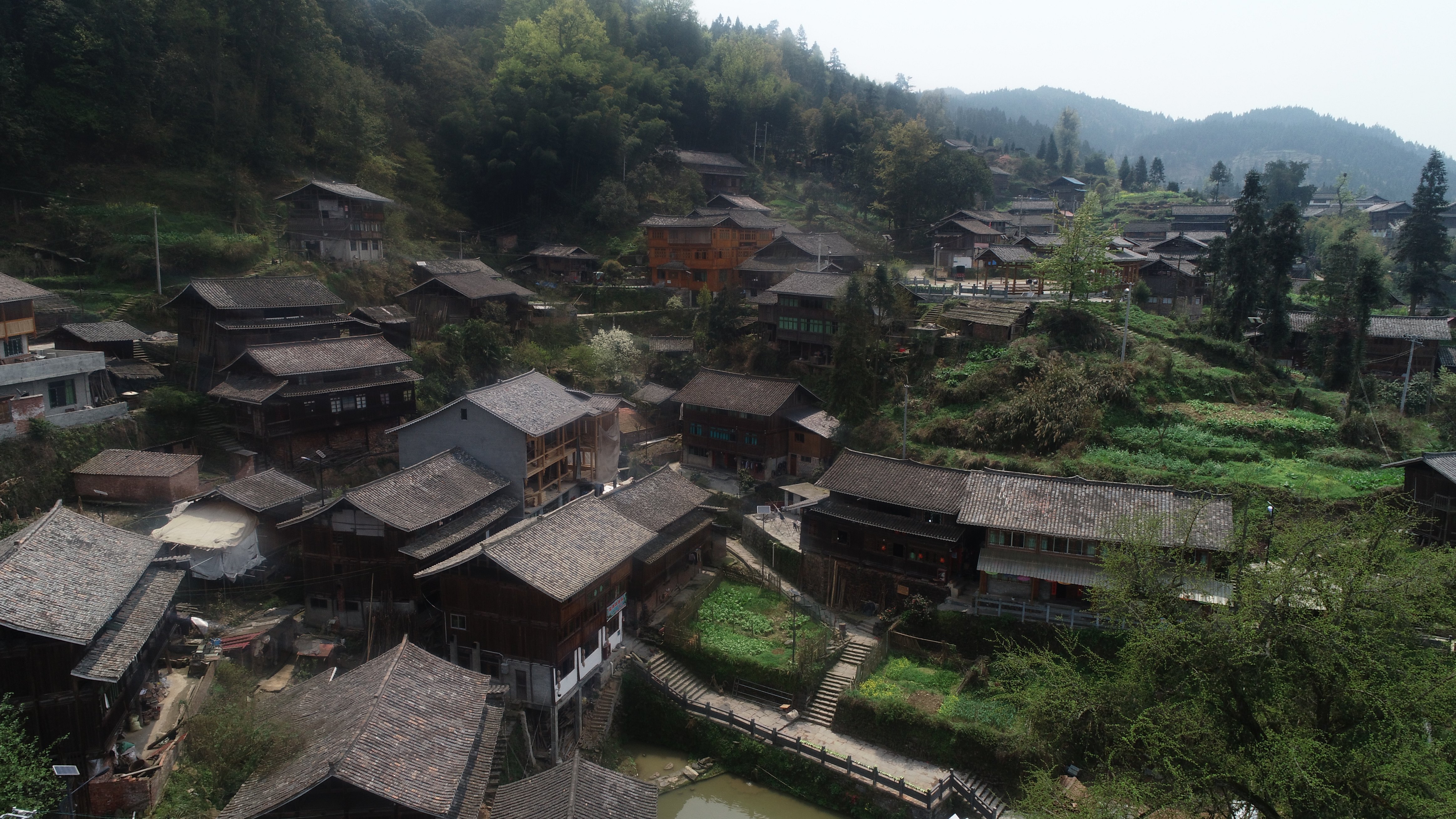 航拍壮美的锦屏文斗,山上隐藏着一个苗寨,文物保存让世界惊叹!