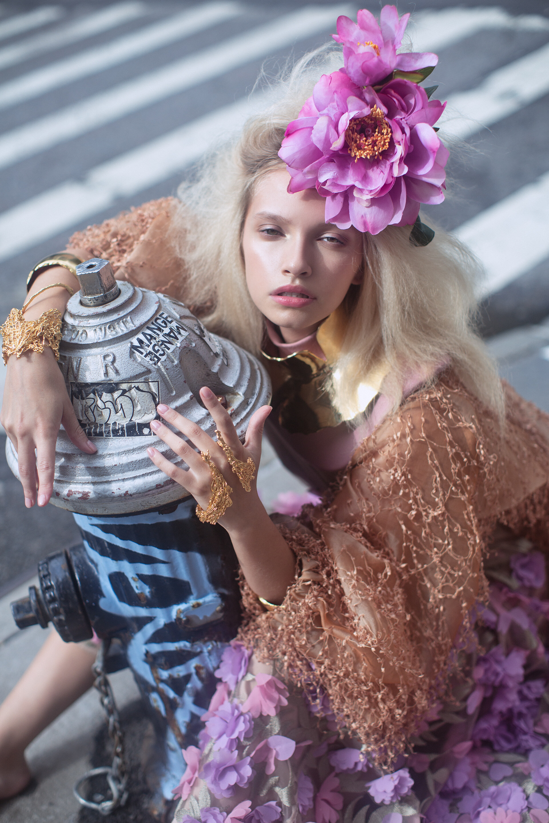 创意造型|创意世界的时装造型,鲜花与美人的高雅时尚