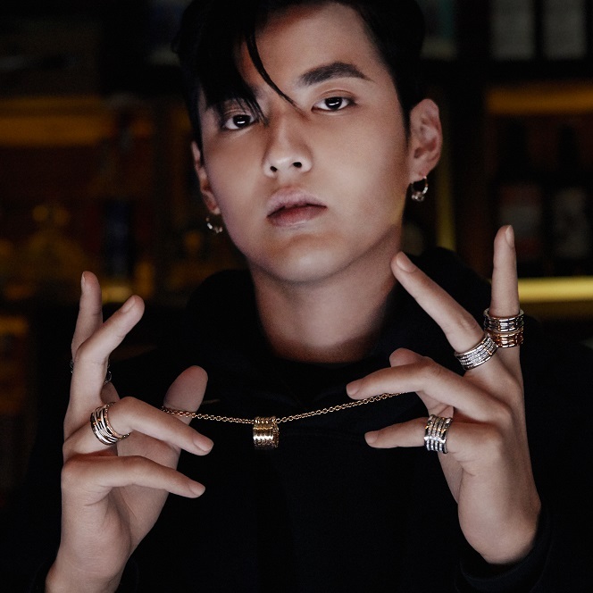 今日,宝格丽正式发布了由代言人吴亦凡拍摄的全新b.