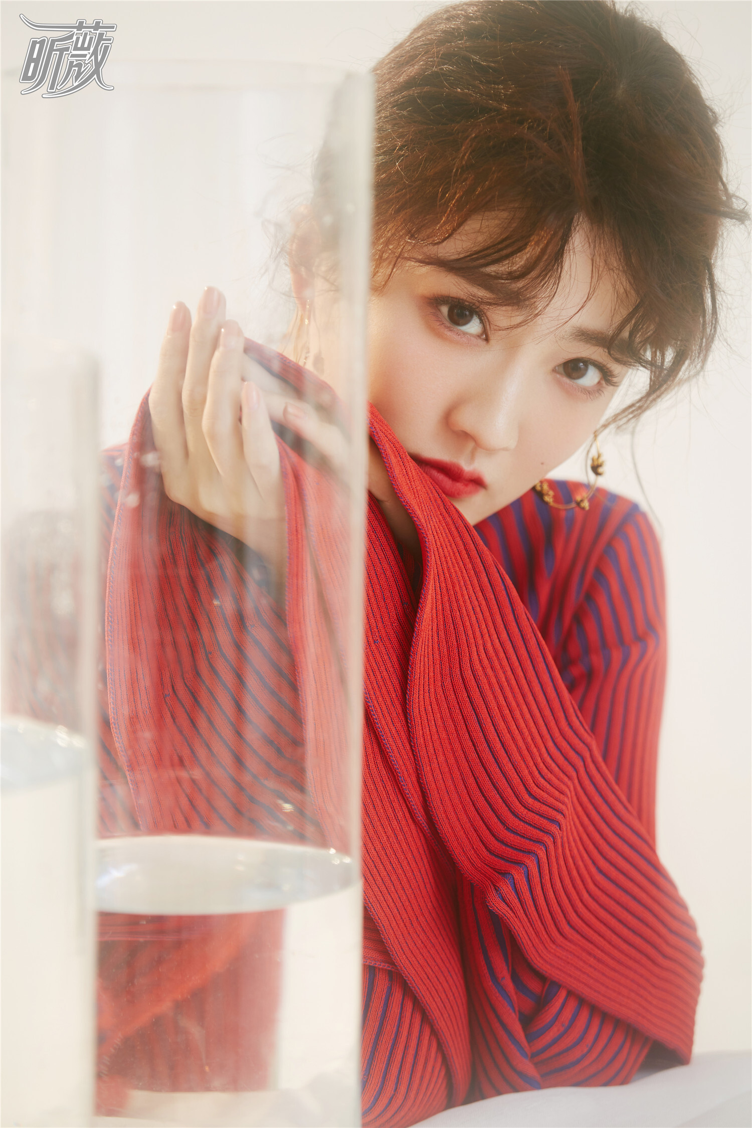 徐璐登《昕薇》五月刊封面 日系少女风超甜