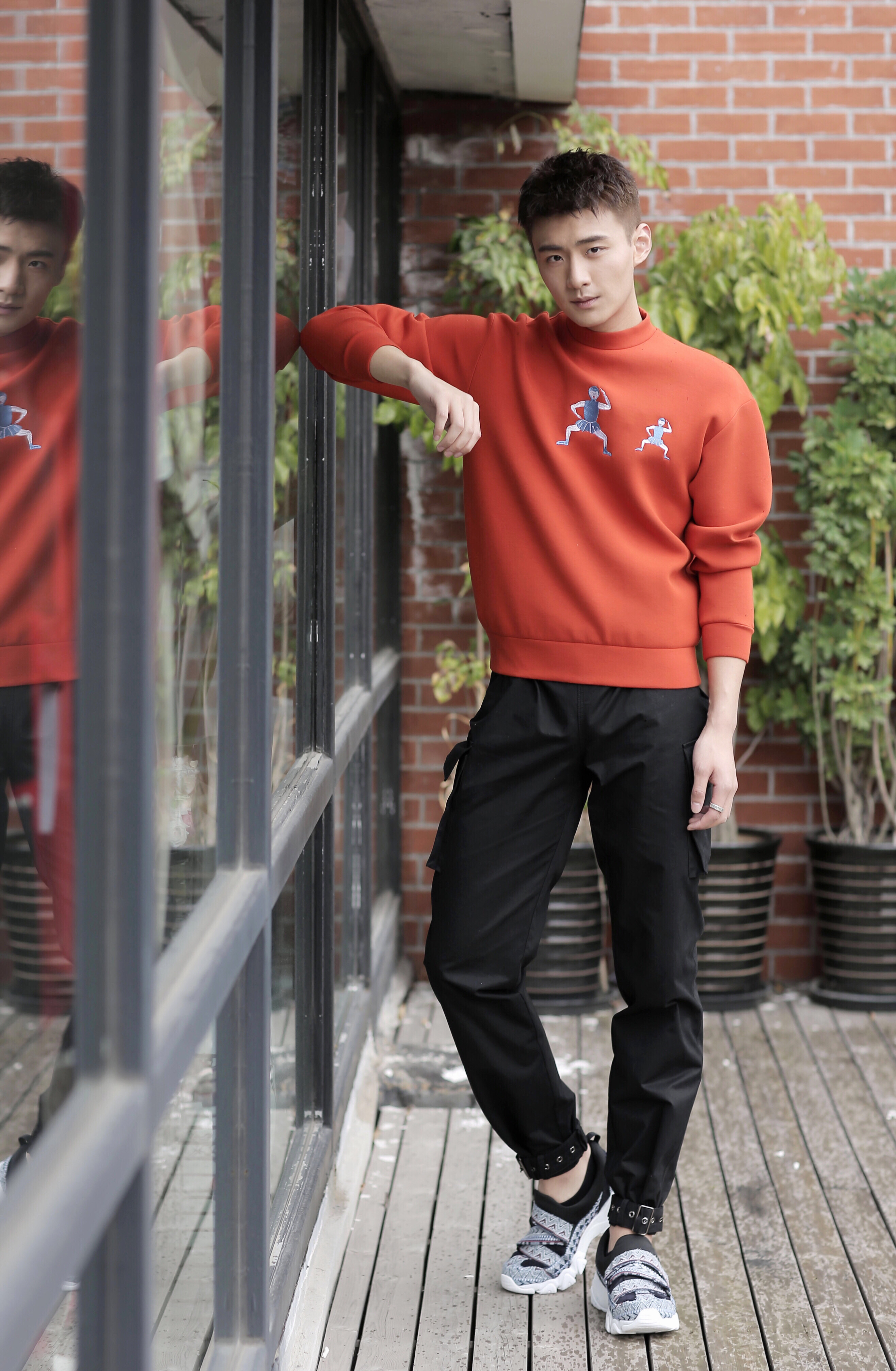 击剑运动员张语宸时尚街拍大片英气逼人的造型男人感爆棚