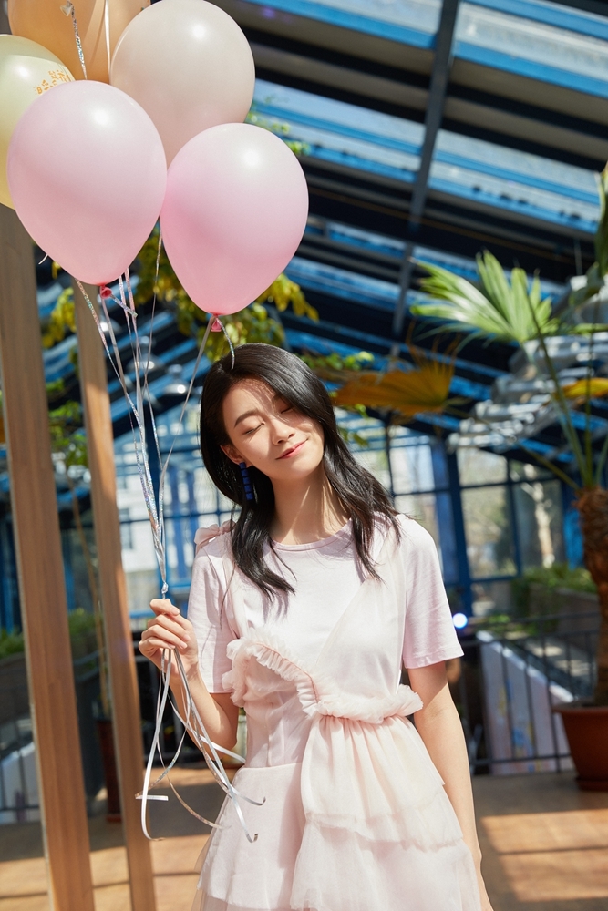 郑英辰《致我们暖暖的小时光》开播 温柔学霸勇敢追爱