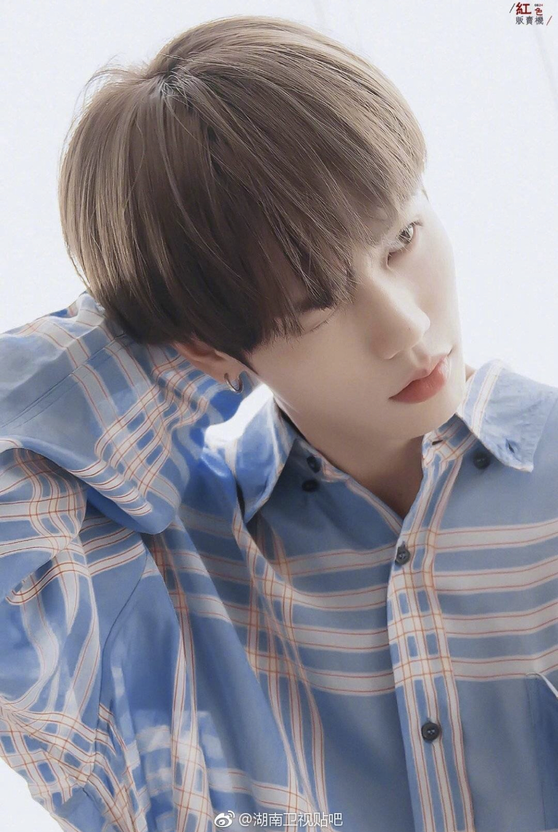 林彦俊穿格子衬衫简直不要太温柔