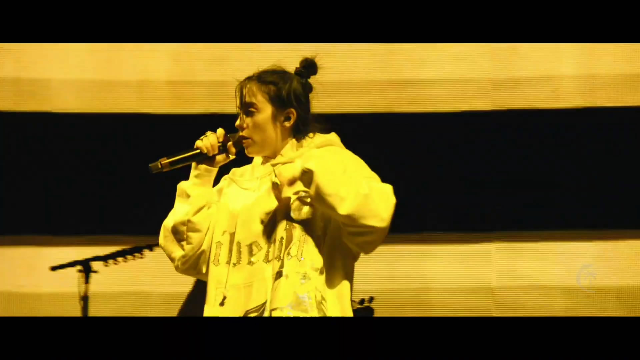 现场嗨翻了碧梨最新科切拉音乐节首演新单badguy