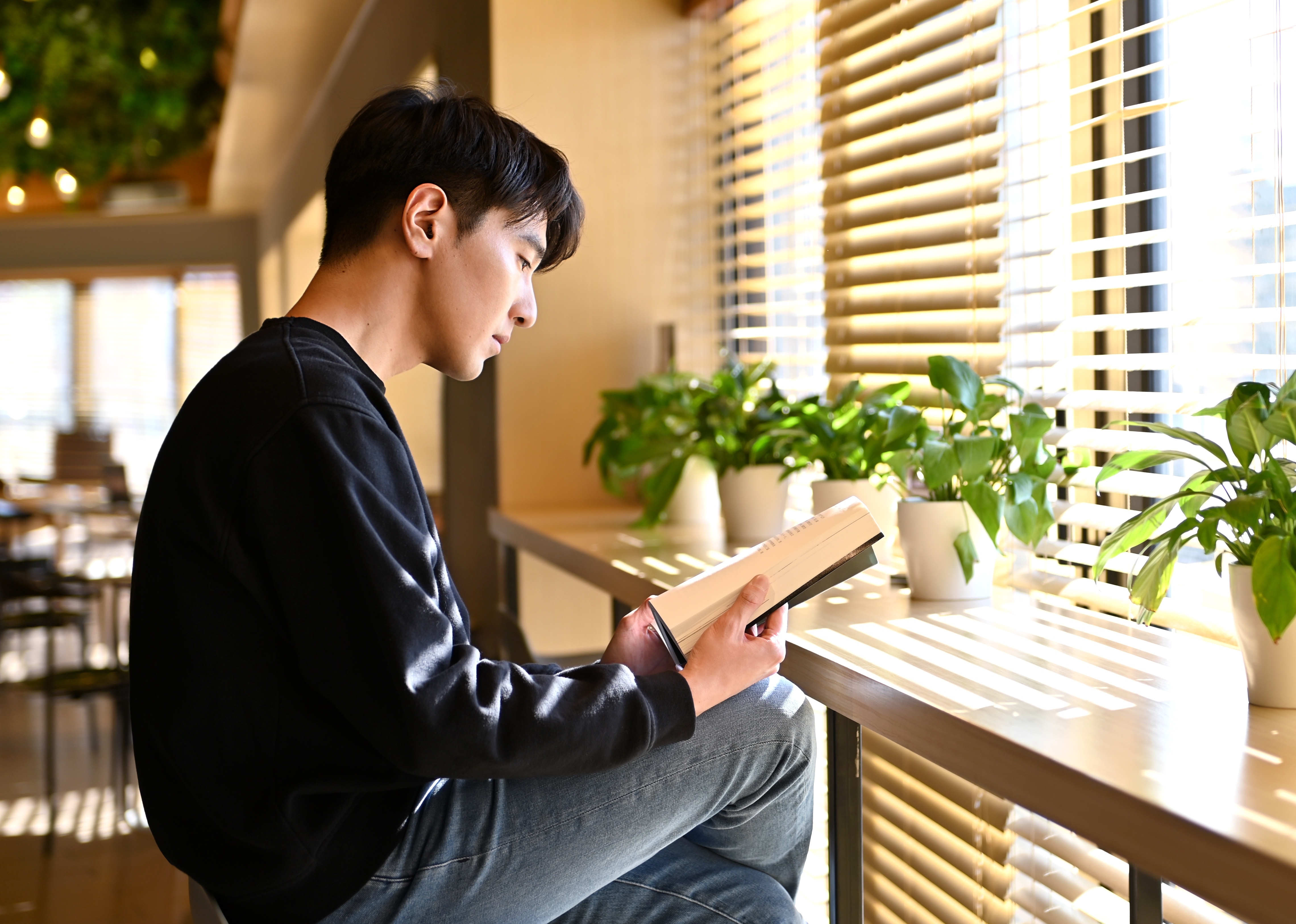 今日,中国首档聚焦经纪公司的职场真人秀《我和我的经纪人》公布最新