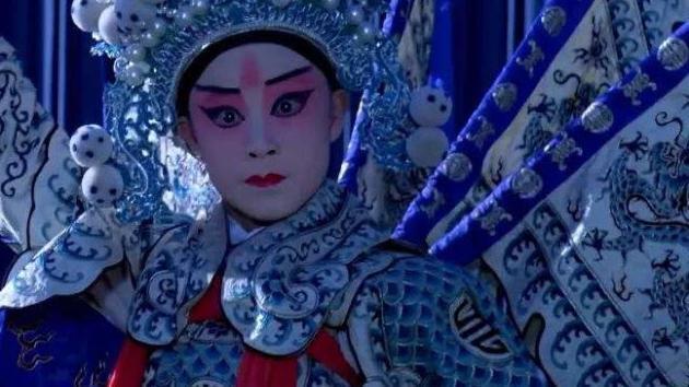 此人本是一名戏子,却冒充抗日英雄团长,到处骗人敛财上千万__凤凰网