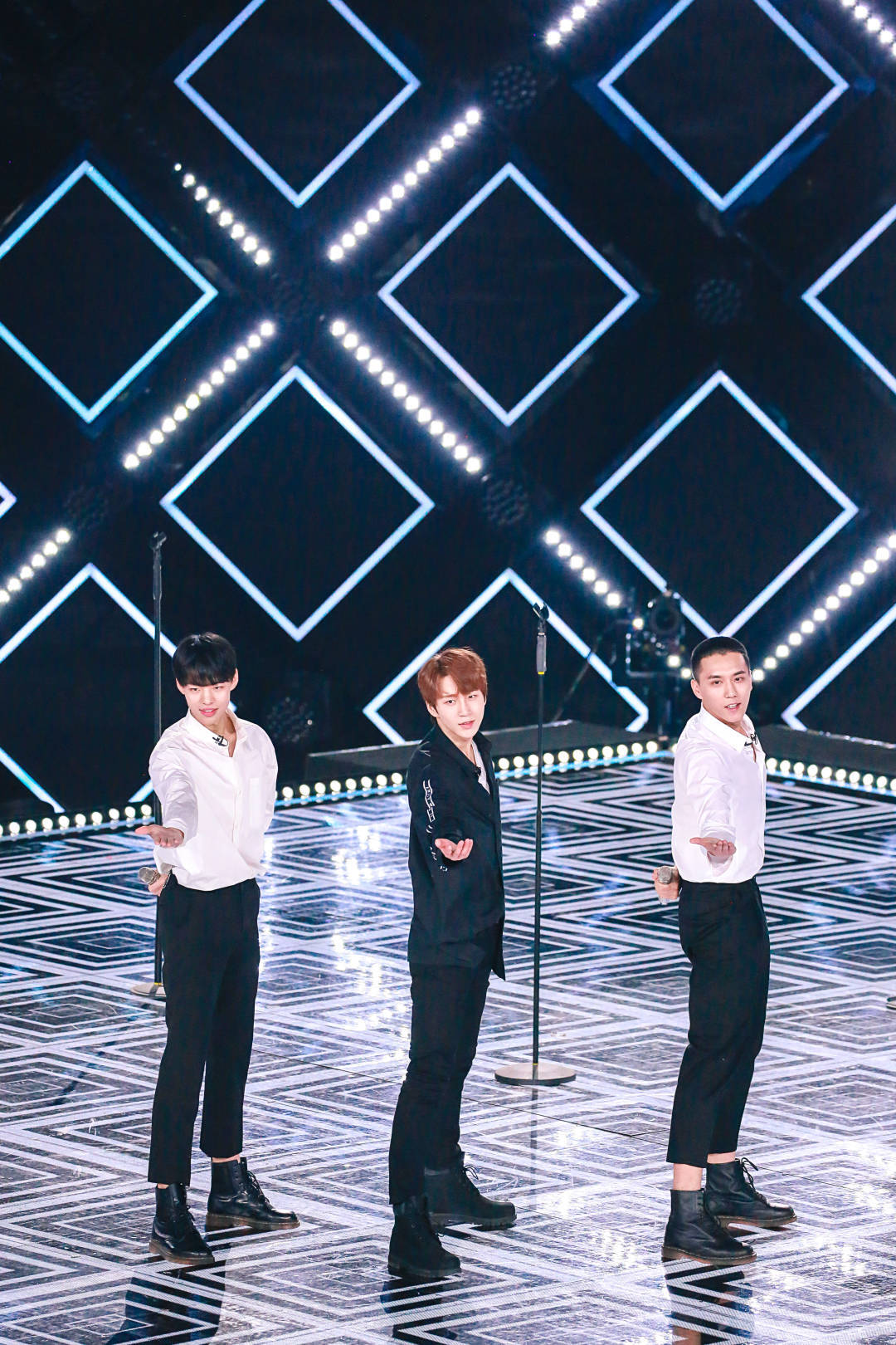 创造营2019四正真的很抢眼首场公演里好a一男的