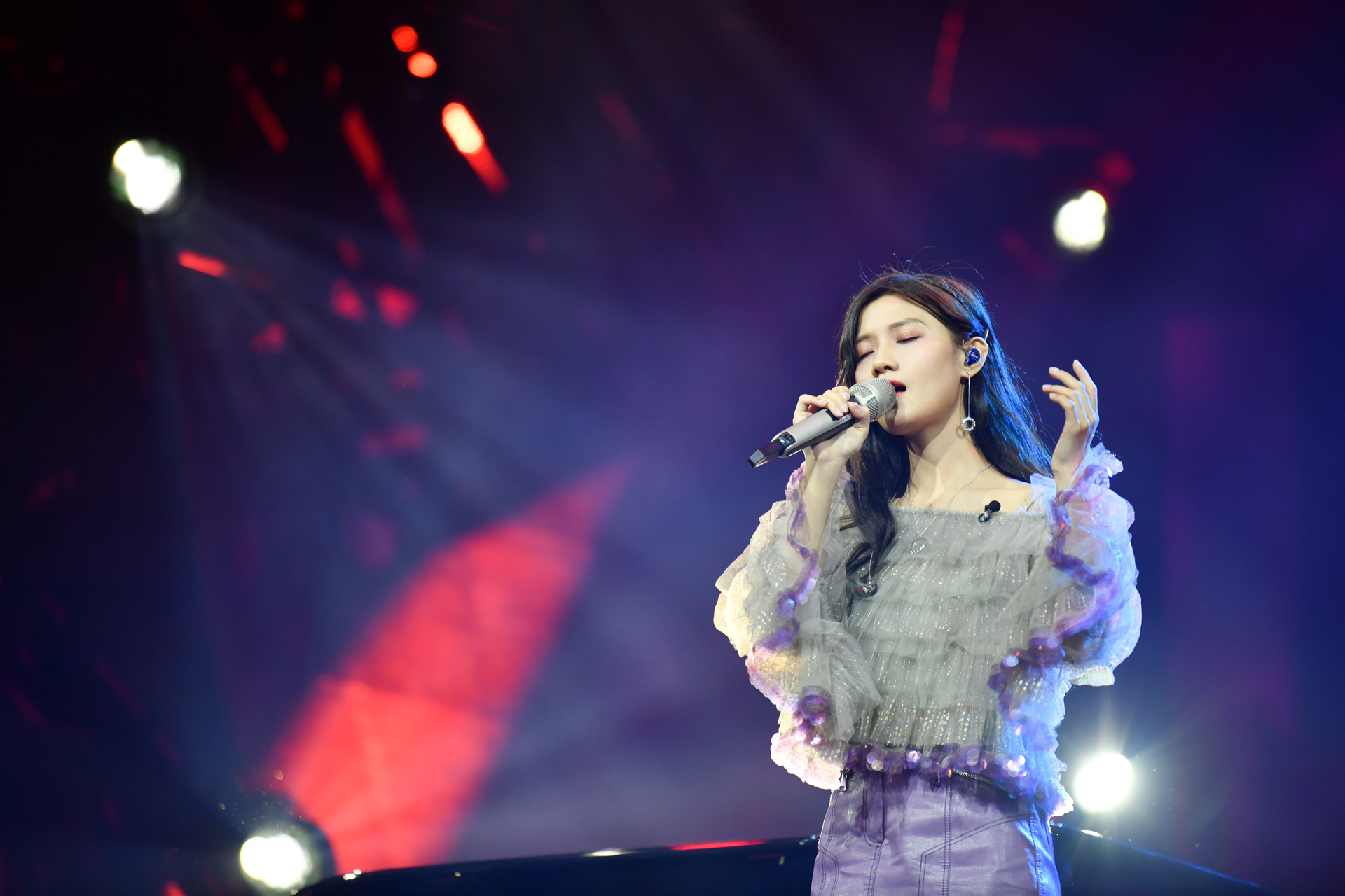 小星球完成舞台首秀陈意涵estelle自弹自唱美好惊艳