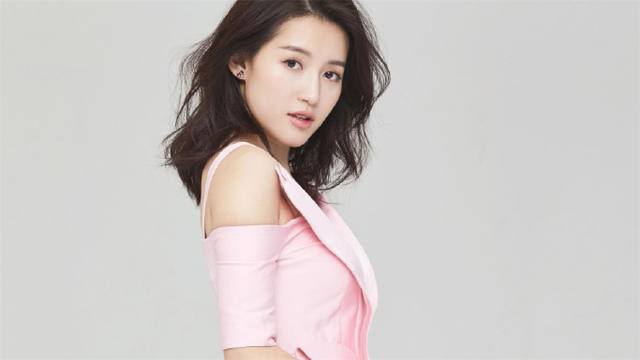 于正用9年捧红的她,终于当上女主角的作品却因张丹峰要凉凉?