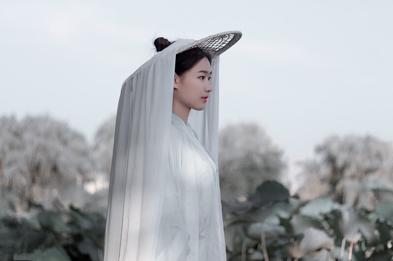 中国传统服饰汉服,穿在这些神仙姐姐的身上,比貂蝉美