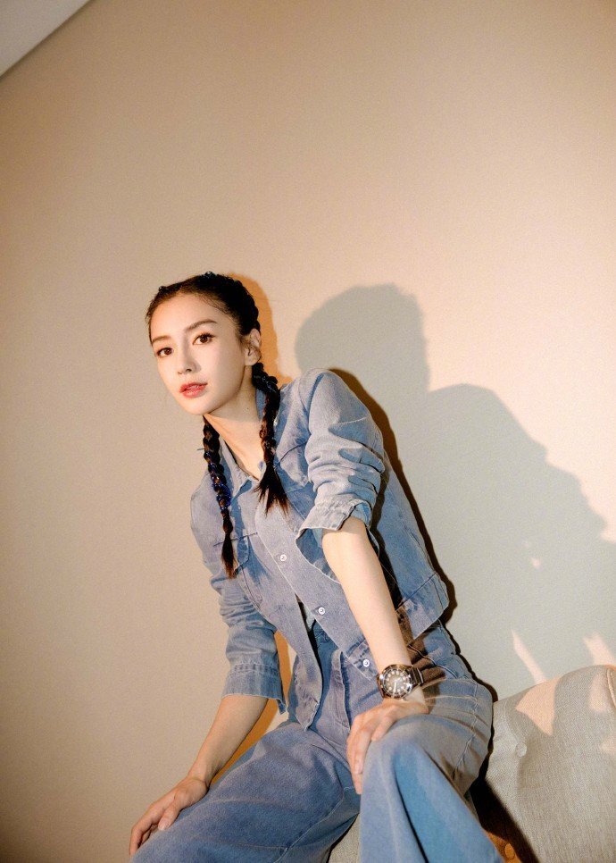 女艺人angelababy麻花辫甜酷时尚写真