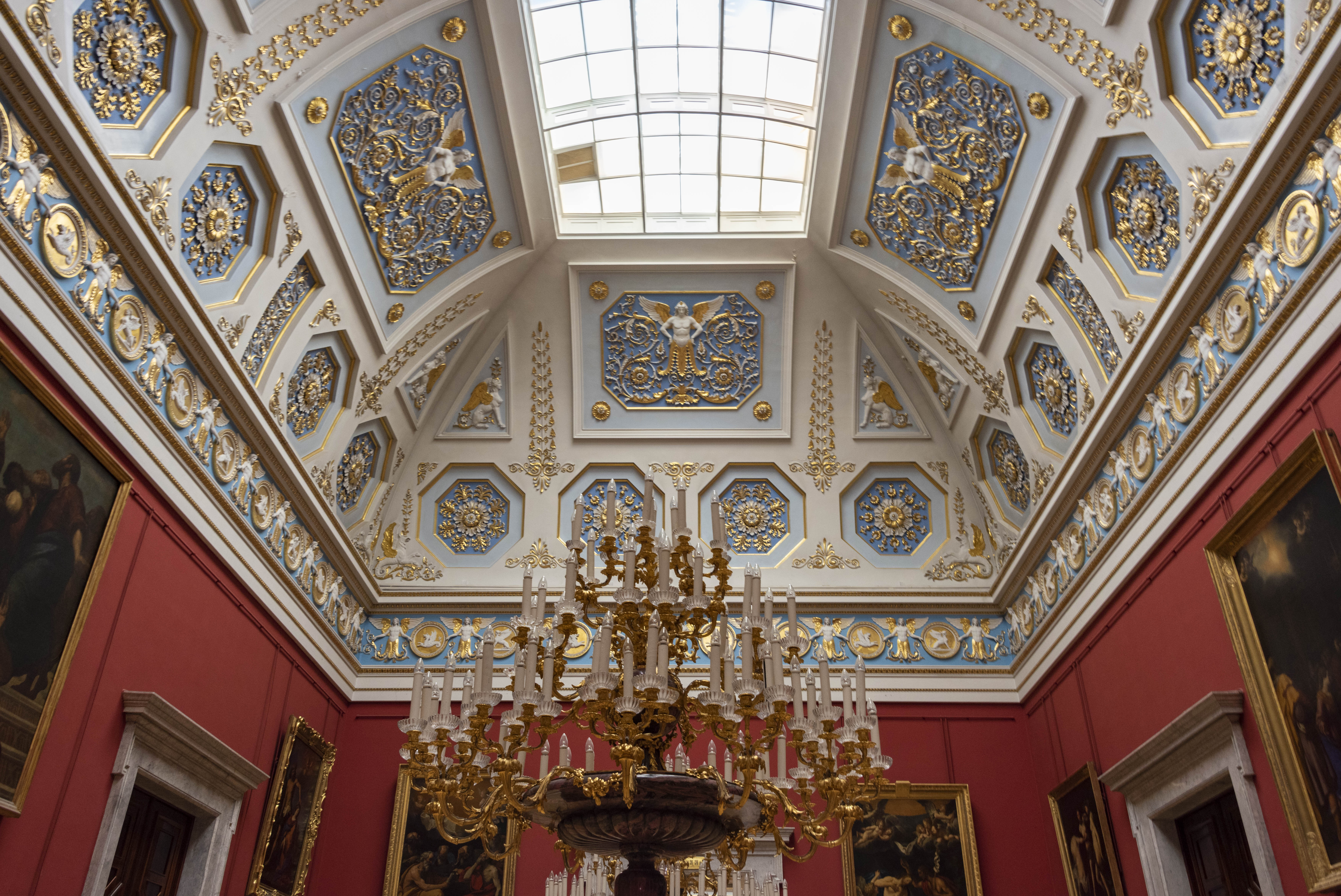 打开凤凰新闻,查看更多高清图片冬宫(winterpalace,俄文:Эрмита