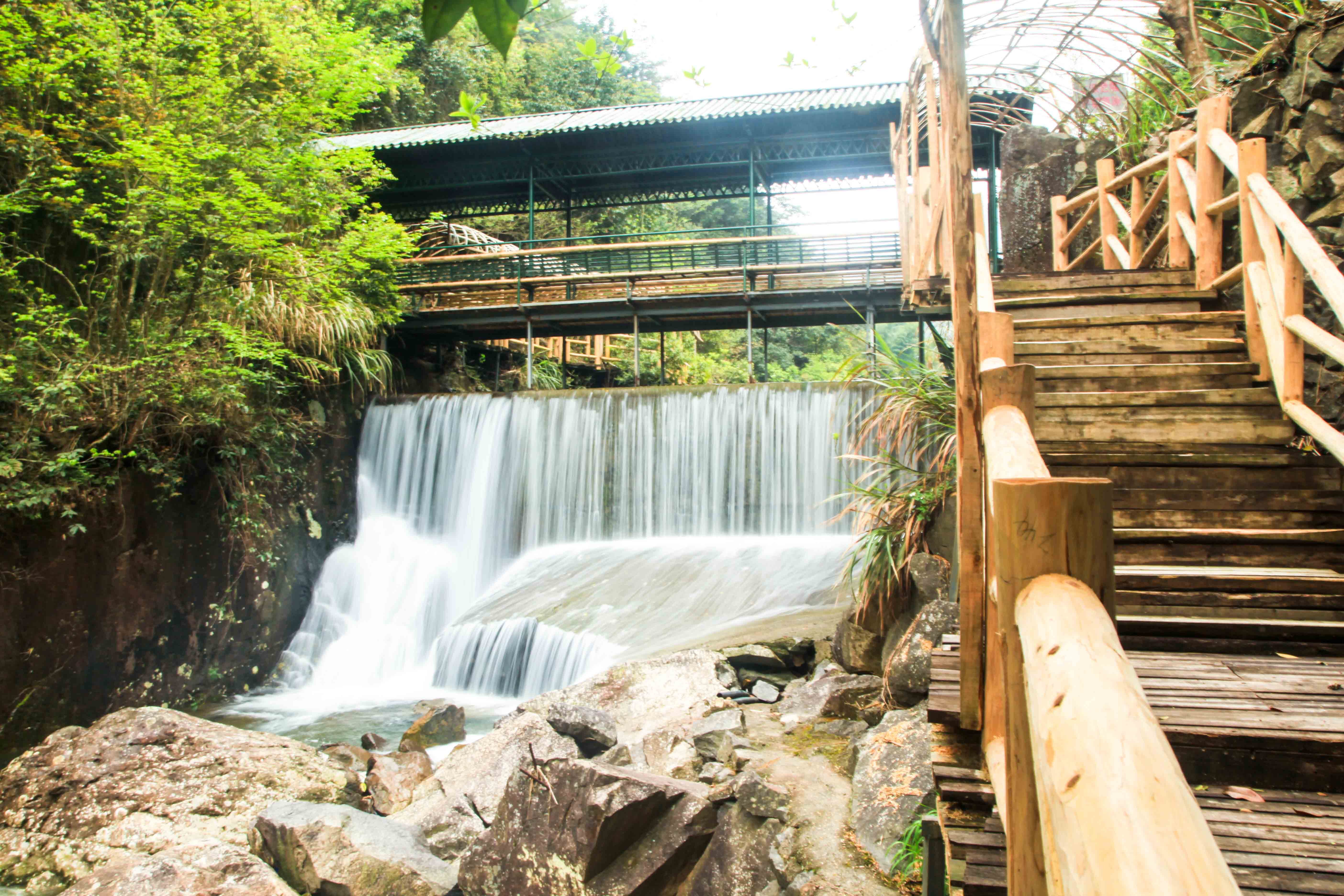 我不知道你的美景在何方,我的美景就在那牧云谷内