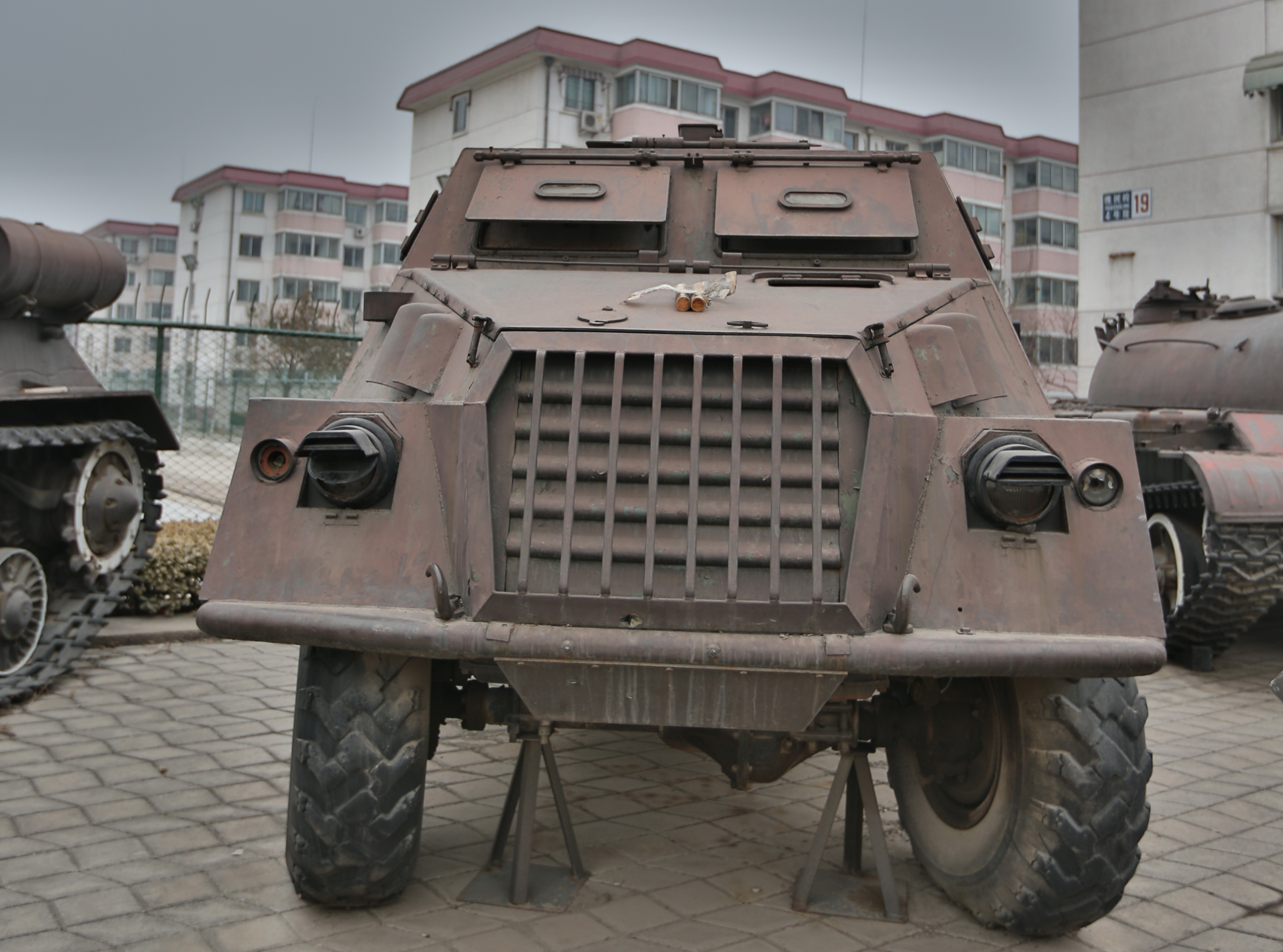 中国早期轮式装甲车研制历程 卡车外加装甲壳
