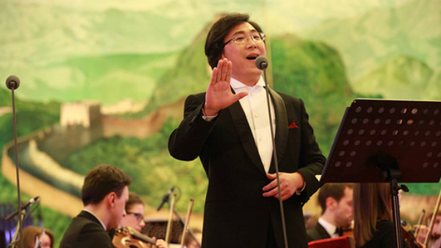 廖昌永演唱的我爱这蓝色的海洋第一首圆舞曲式的军歌