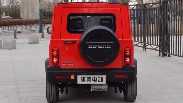 国产小版奔驰大g续航700km369万起还能玩越野