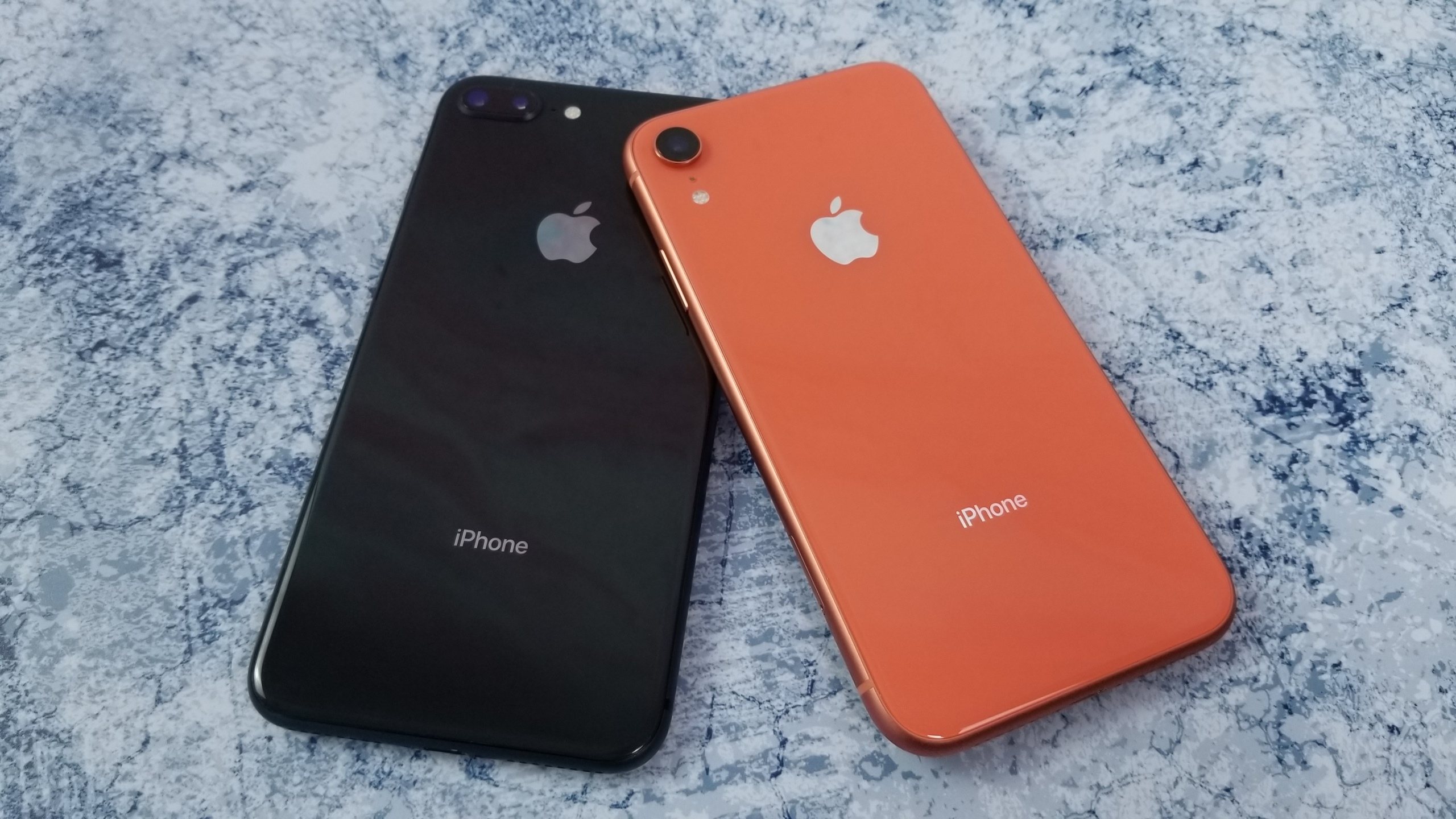 2999的iphone 8p对比3799的iphonexr,这差距让我无话可说!