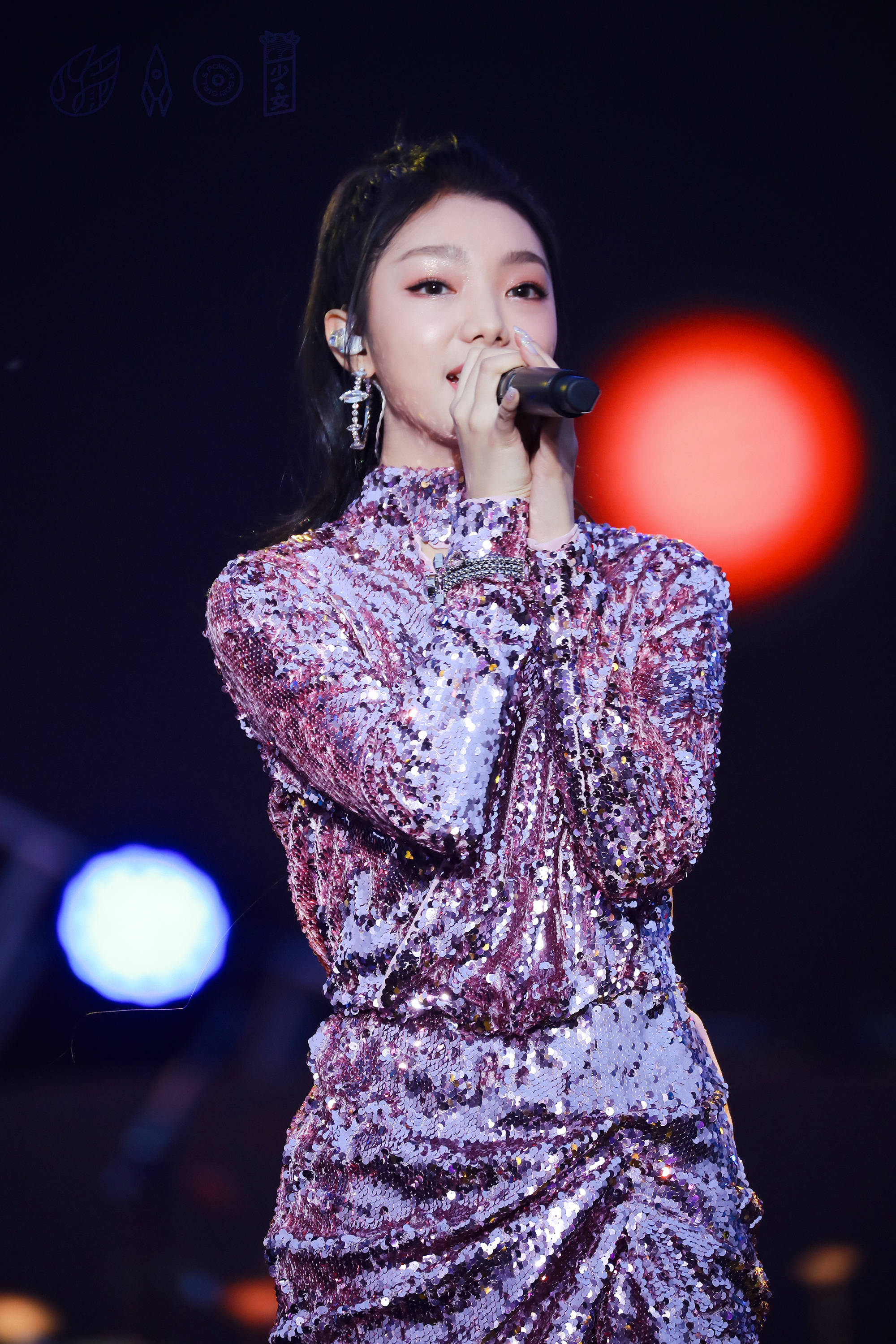 李紫婷音乐节火热开唱全新造型青春无限