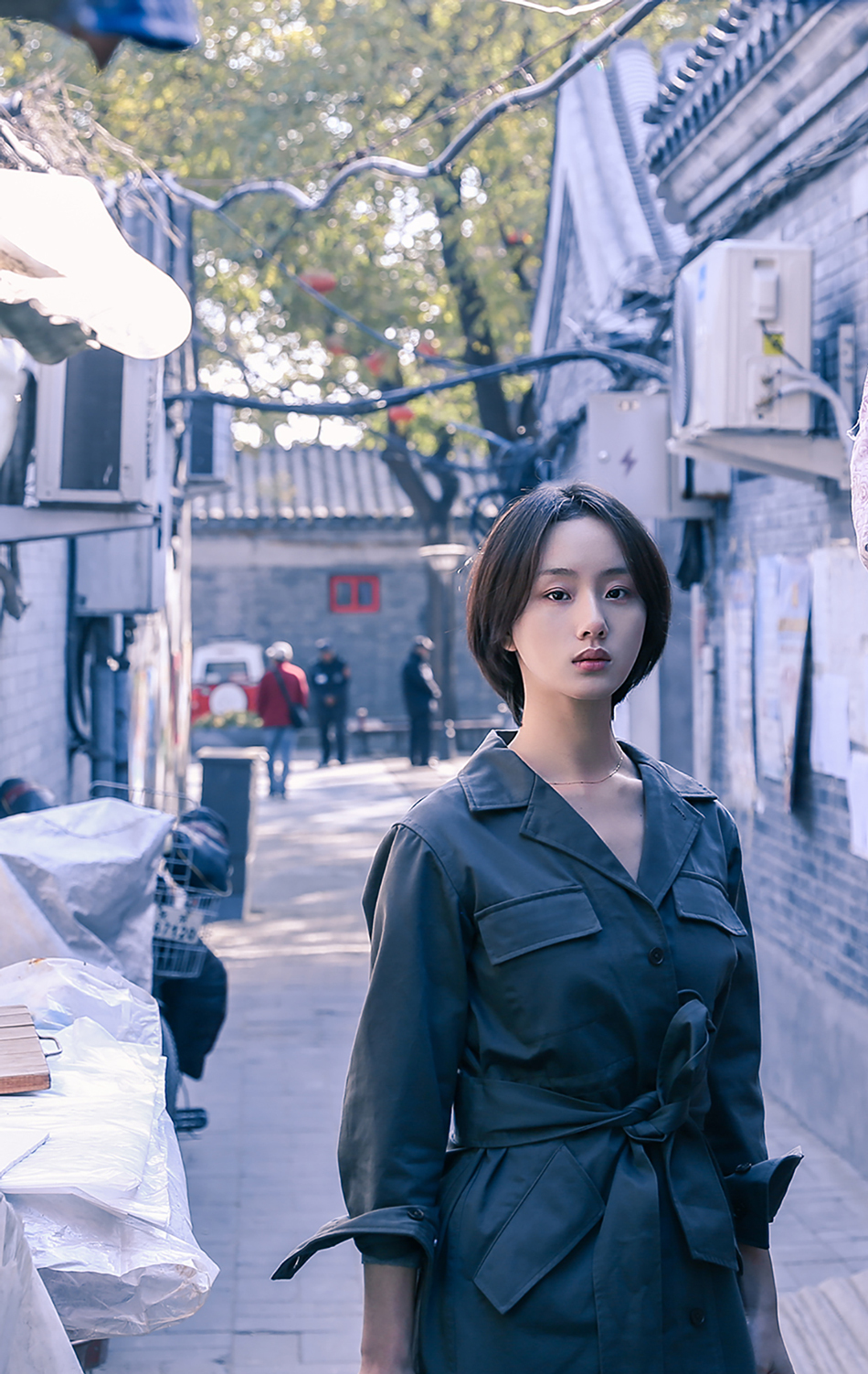 邓郁立素颜出镜 率性随意文艺感十足