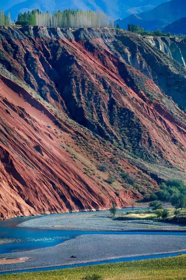 玛纳斯有一绝美的山中之湖,趁着人少赶紧去!__凤凰网